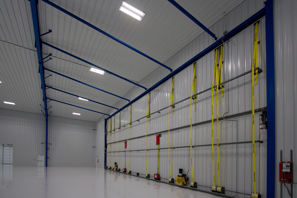 Hangar_2