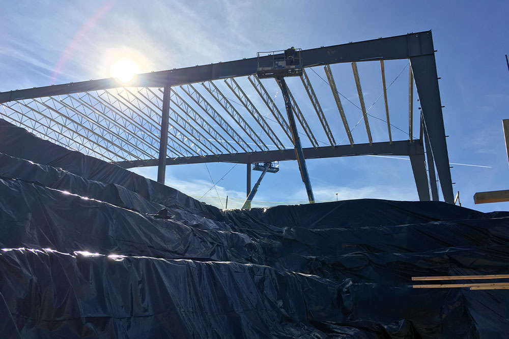 Hendrickson_MetalFrame
